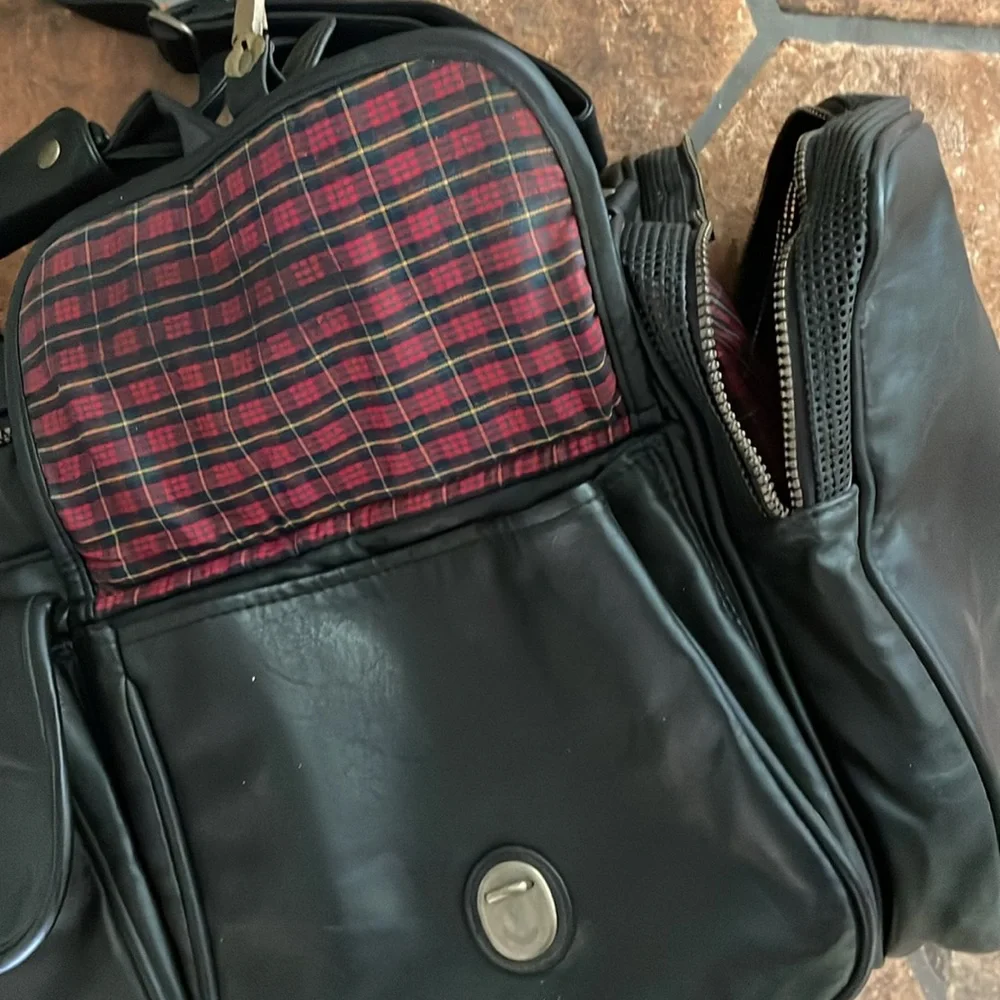 Pleather duffle bag Black multi pocket handle strap plaid mod travel bag